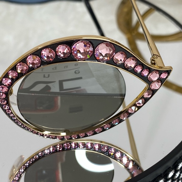 💄Gucci 😎 Sunglasses Cat eye🐅 - Picture 3 of 8